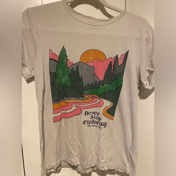 North Face tee - Picture 1 of 3